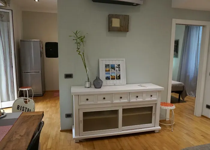 Interno 10 Apartment *